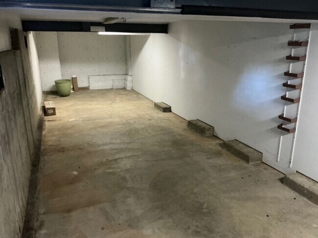 Building Photo - COOPER MOUNTAIN AMAZING VIEW