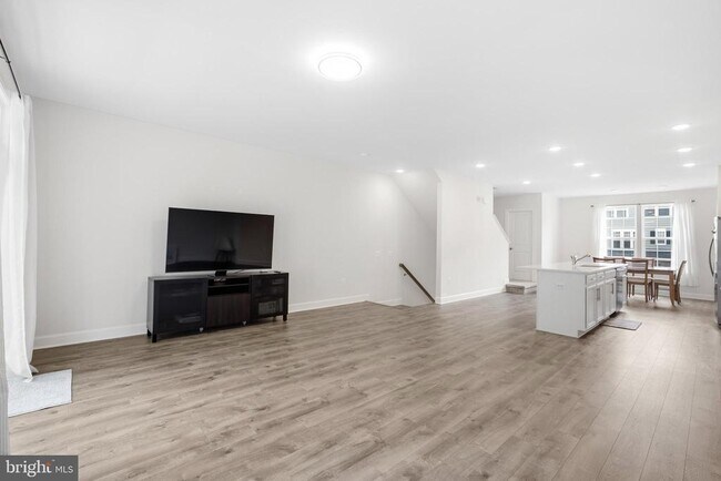 Building Photo - 6073 Camerons Ferry Dr