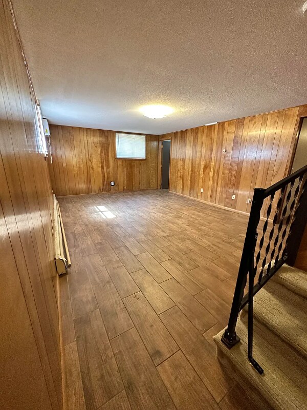 Building Photo - 1321 Division St