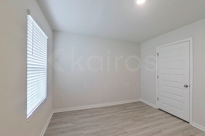 Building Photo - 412 Monarch Ln