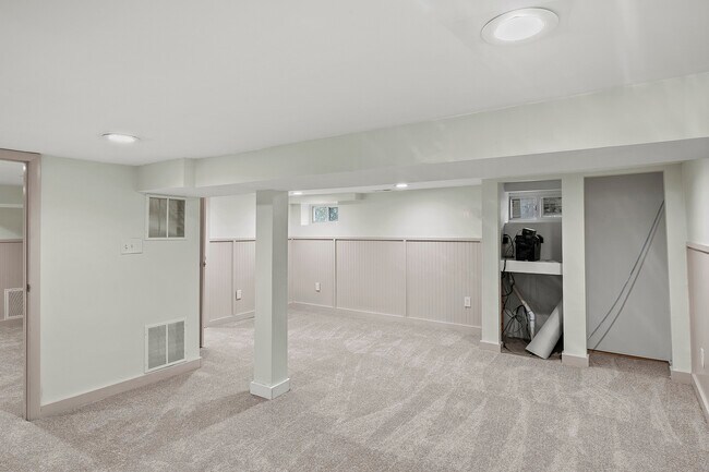 Building Photo - 237 3rd Ave
