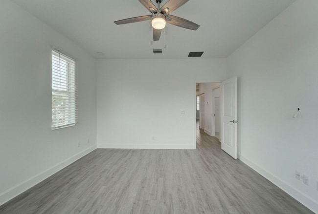 Building Photo - 9075 Kingsmoor Wy