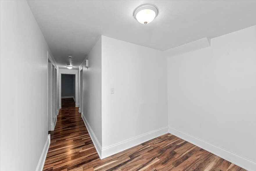 Building Photo - 11314 S Prairie Ave