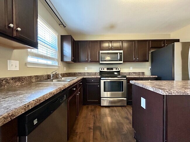 Building Photo - 3987 Tallowtree Ln