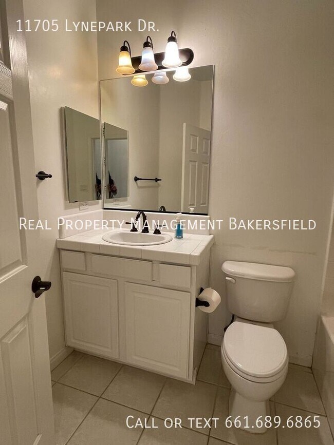 Building Photo - 11705 Lynepark Dr