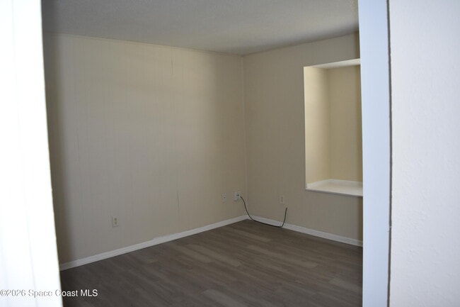 Building Photo - 3134 Edgewood Dr NE