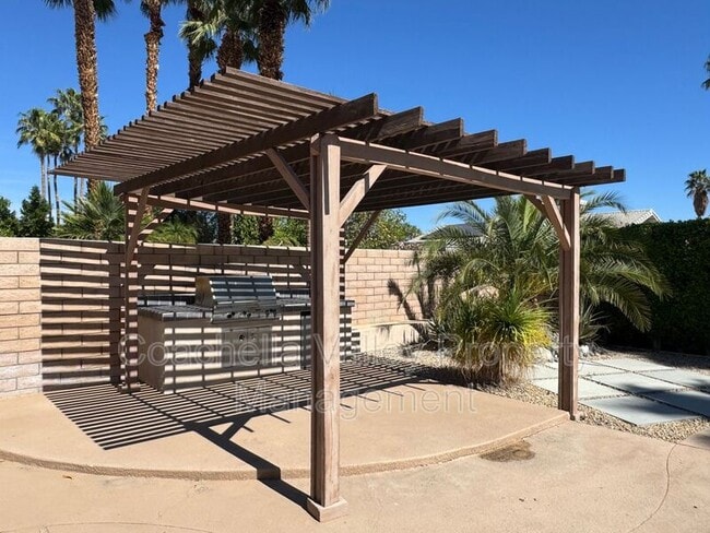 Building Photo - 40588 Clover Ln