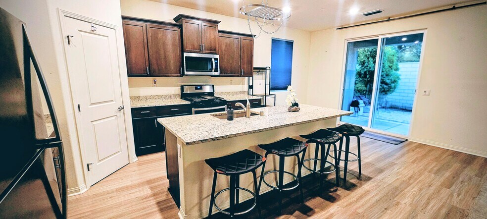 Building Photo - 10310 Spanish Moss Dr