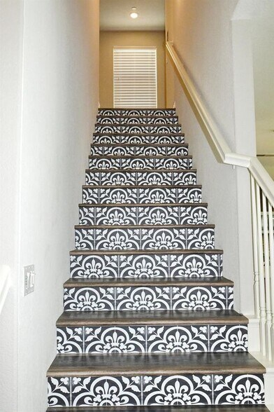 Building Photo - 2580 N McArthur Ave