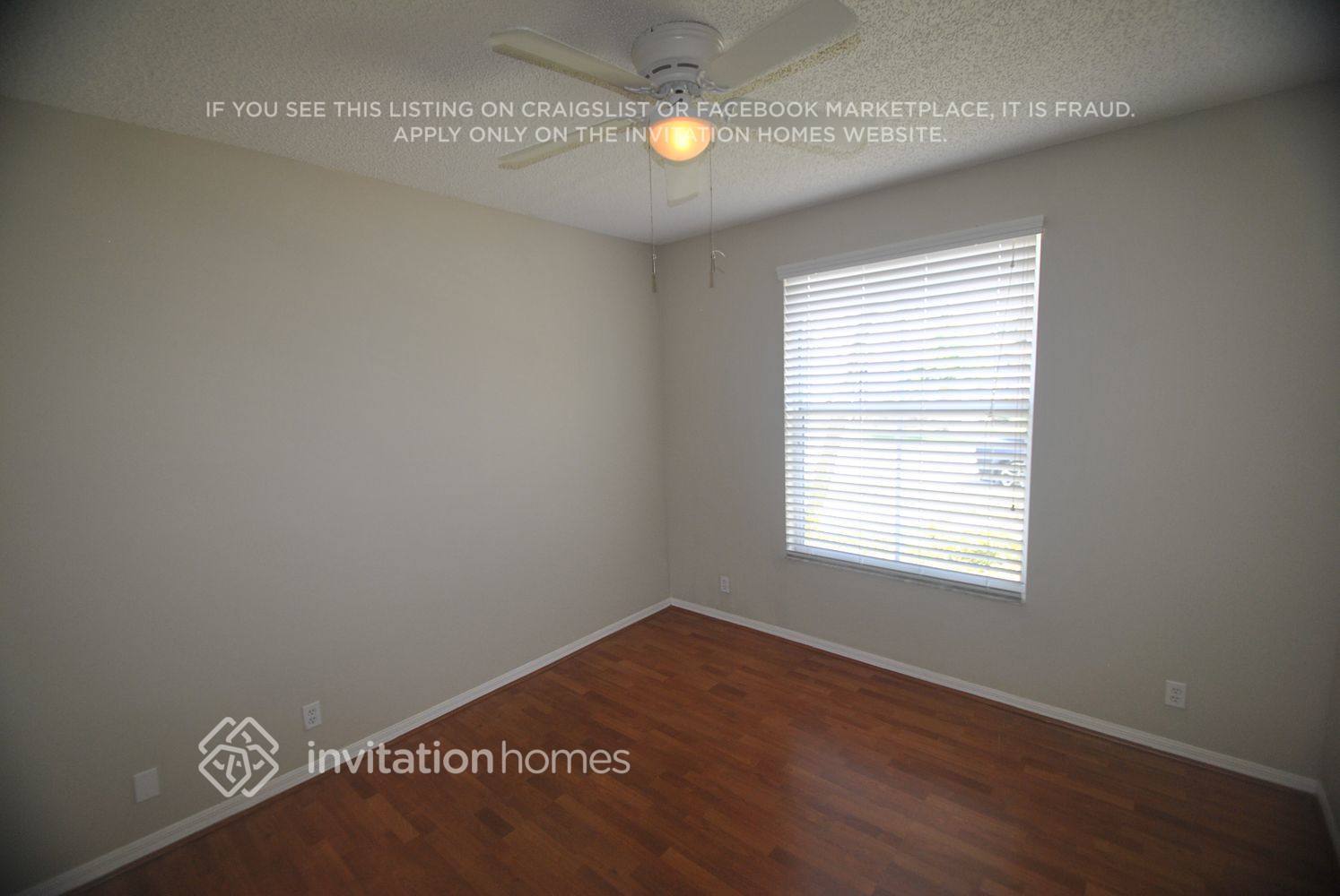 Building Photo - 9549 Lago Dr