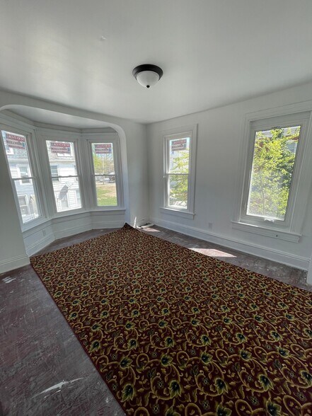 Building Photo - 132 N West St