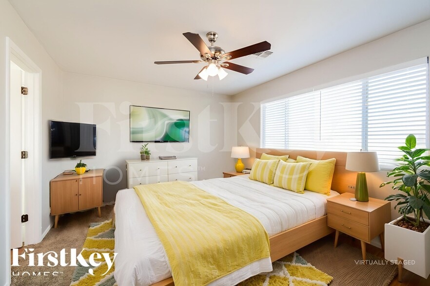 Building Photo - 11614 W Harrison St