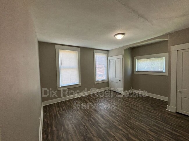 Building Photo - 545 Rockdale Ave