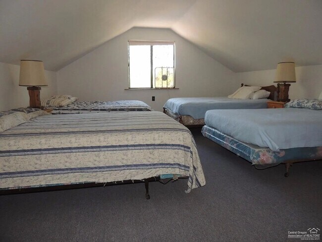 Building Photo - Adorable Cabin on the River