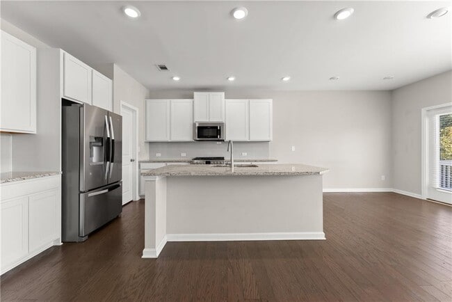 Building Photo - 156 Round Pond Dr