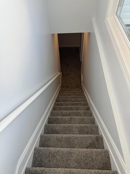 Building Photo - 753 Amanda Ct