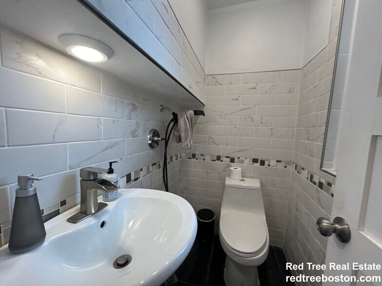 Building Photo - 1778 Commonwealth Ave