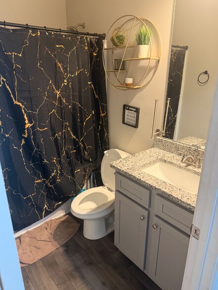 Building Photo - 1115 Burgundy Dr