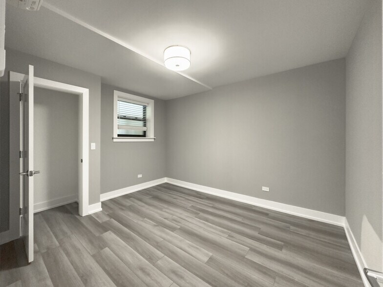 Building Photo - 3940 N Janssen Ave