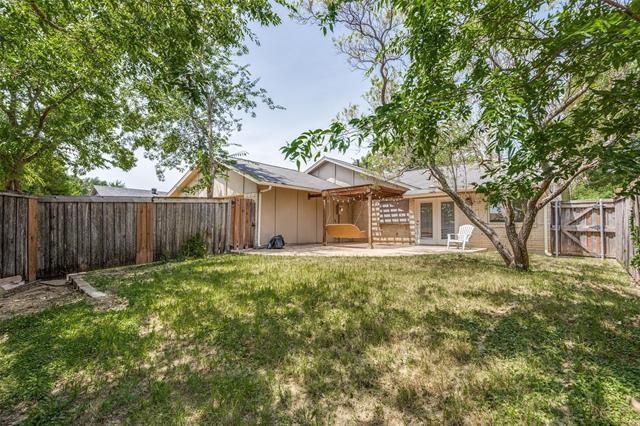 Building Photo - 1708 Hendrick Dr