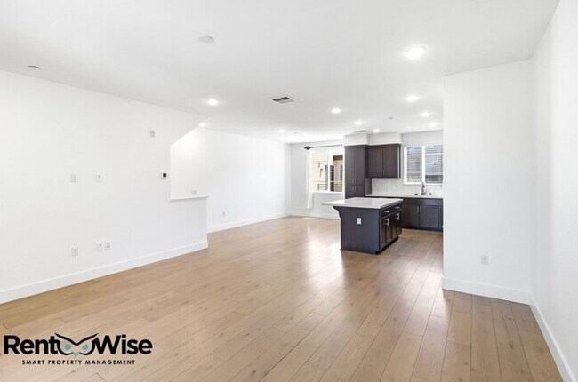 Building Photo - 29384 Hub Ln