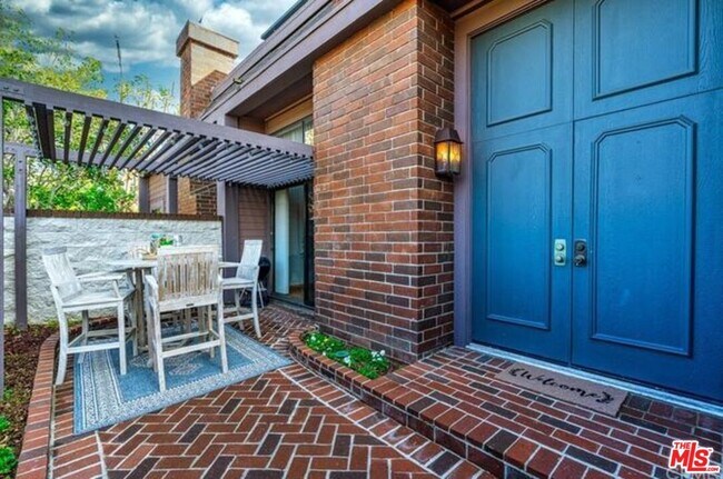 Building Photo - 4555 Alla Rd