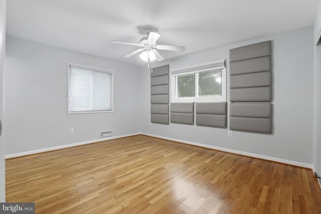 Building Photo - 5023 King Richard Dr