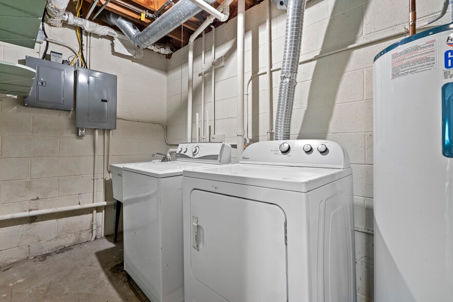 Laundry room - 6318 Cedar St