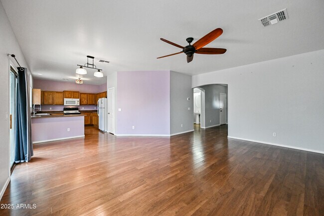 Building Photo - 10950 W Royal Palm Rd