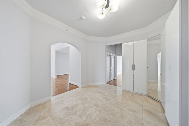 Building Photo - 3333 Allen Pkwy