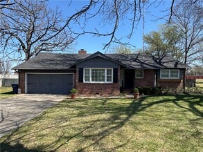 Building Photo - 1505 S Mt Olive St