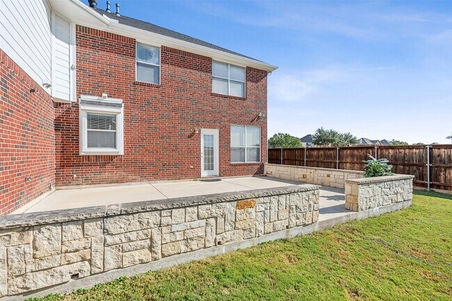 Building Photo - 1501 Ector Dr