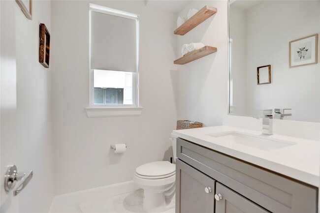 Building Photo - 2781 Clinton Dr