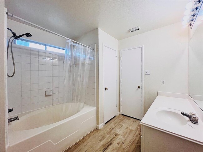 Building Photo - 9603 Milas Way
