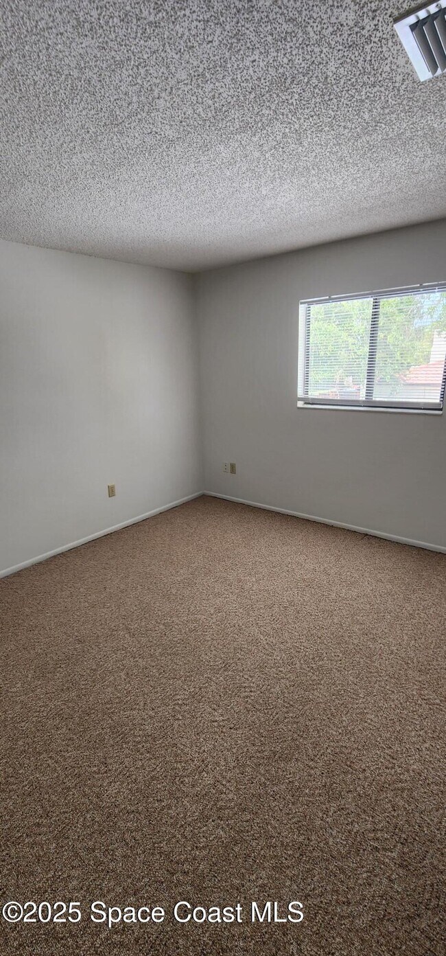 Building Photo - 8740 Lantana Ct