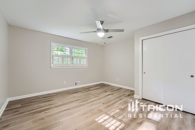 Building Photo - 4142 Pine Valley Dr