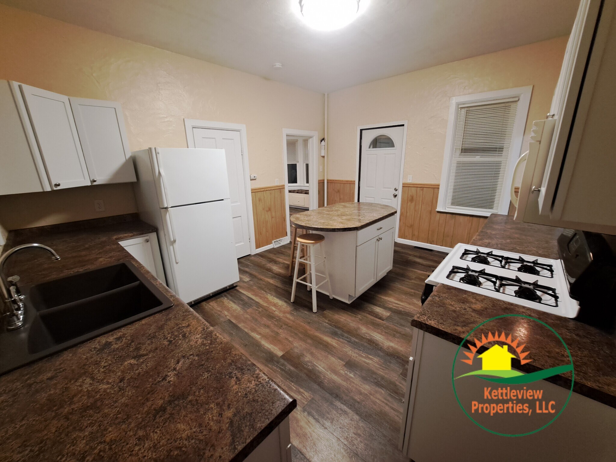 Kitchen - 707 State Street