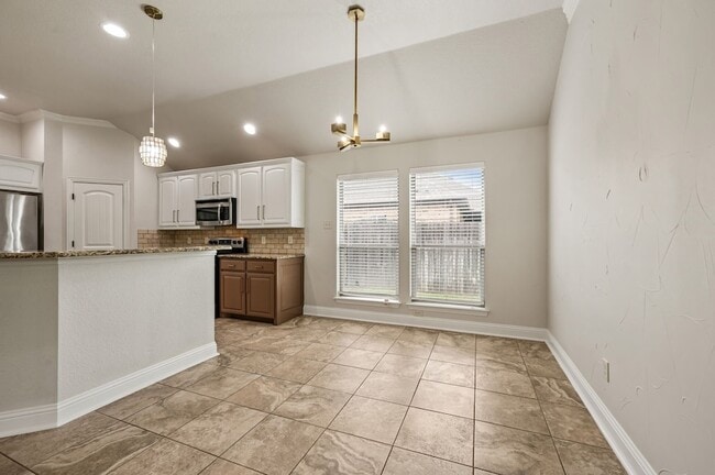 Building Photo - 104 Cold Track Dr