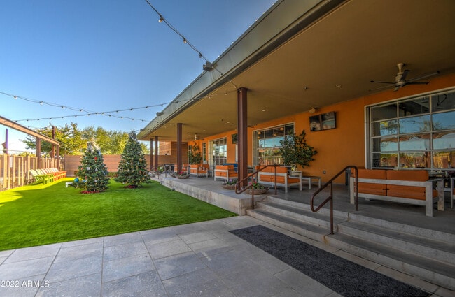 Building Photo - 4655 S Vapor