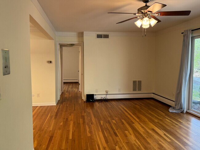 Building Photo - 1249 Island Dr