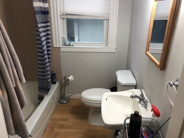 Building Photo - 1122 Adams St