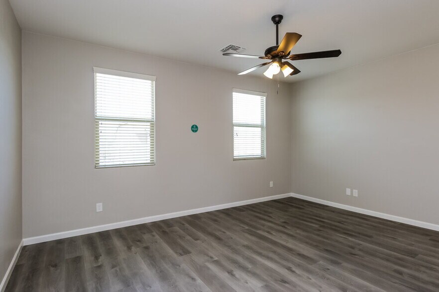 Building Photo - 2245 S Osborn Ln