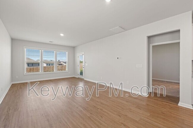 Building Photo - 651 Manitou Cir
