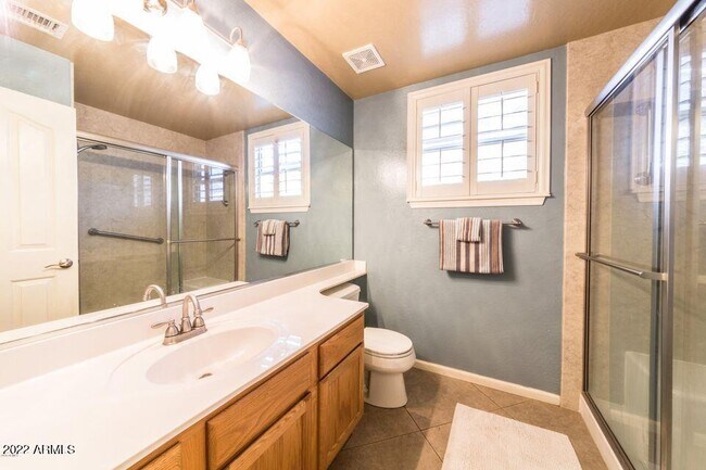 Building Photo - 13352 W Alvarado Dr