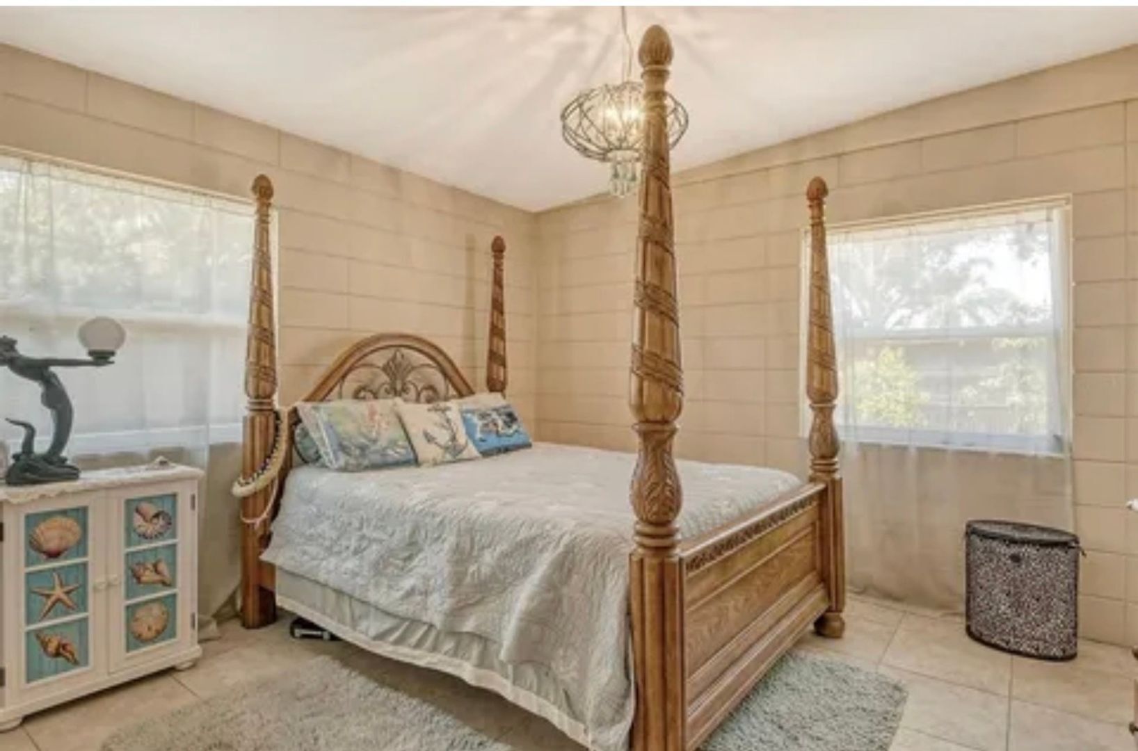 Building Photo - 352 Tihami Rd