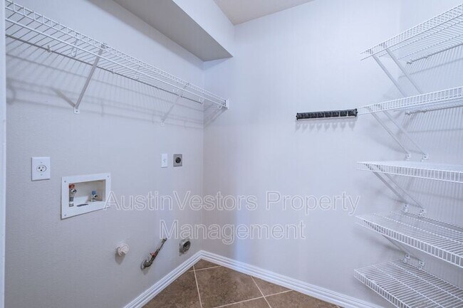 Building Photo - 645 Fort Thomas Pl