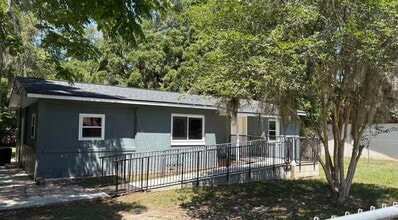 Building Photo - Charming Home in a Convenient NE Location – Bright Spaces & Comfortable Living