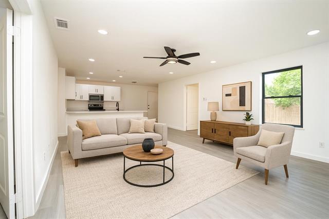 Building Photo - 404 Westwood Dr