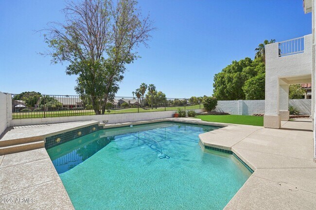 Building Photo - 5953 W Aurora Dr