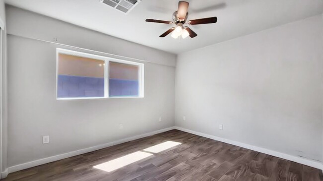 Building Photo - All new interior! Walk to Avondale conveni...